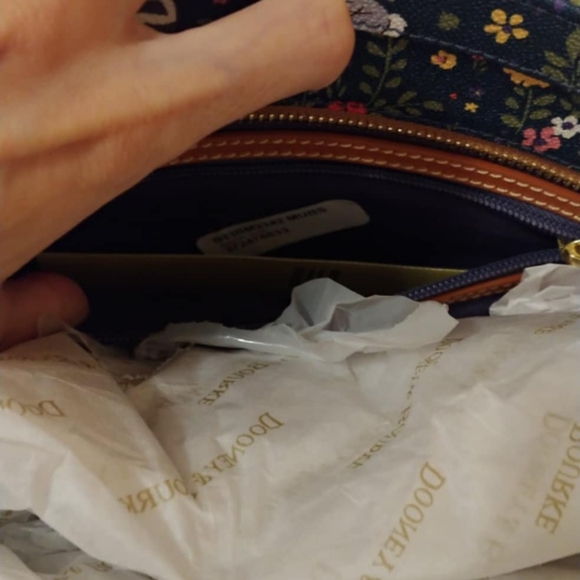 💖FIRM! NWT DISNEY PARKS COLLECTION X DOONEY AND BOURKE 2023 BAMBI FLORAL TOTE - Picture 9 of 13